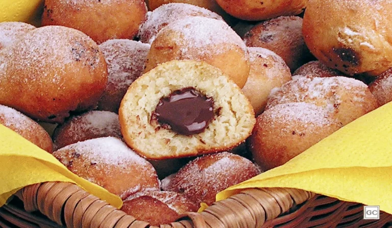 Bolinho de chuva com chocolate