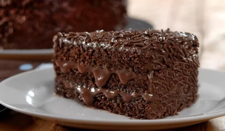 Bolo de chocolate simples